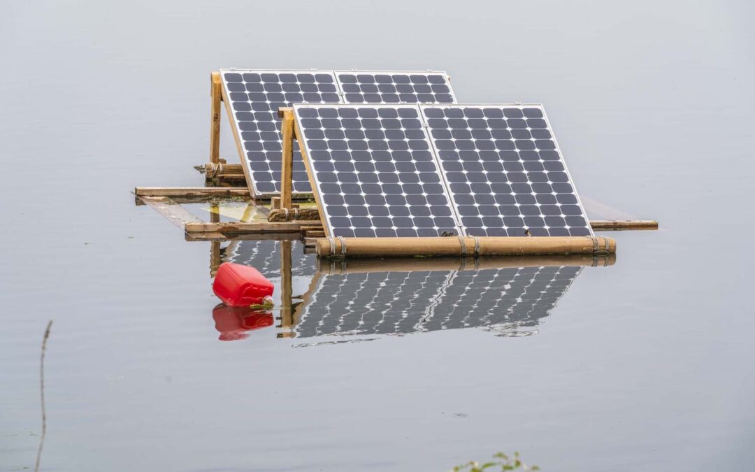 Drijvende zonnepanelen: een oplossing voor energie- en waterbeheerdoelen